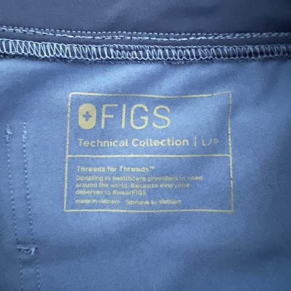 Figs Women's Scrub Set in Blue Rafaela M and Zamora L Petite - Picture 8 of 10